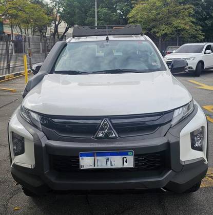 MITSUBISHI L200 TRITON 2.4 16V TURBO DIESEL SPORT SAVANA CD 4P 4X4 AUTOMÁTICO MITSUBISHI L200 TRITON 2.4 16V TURBO DIESEL SPORT SAVANA CD 4P 4X4 AUTOMÁTICO